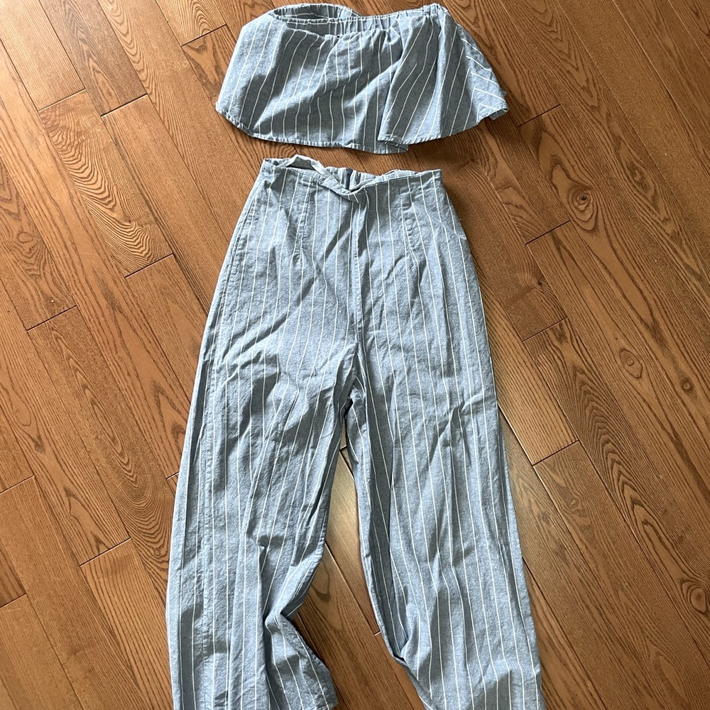 Off shoulder top and pants Two piece set